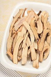 《龙腾世纪4》同伴都是泛型恋 居然还能和骷髅调情